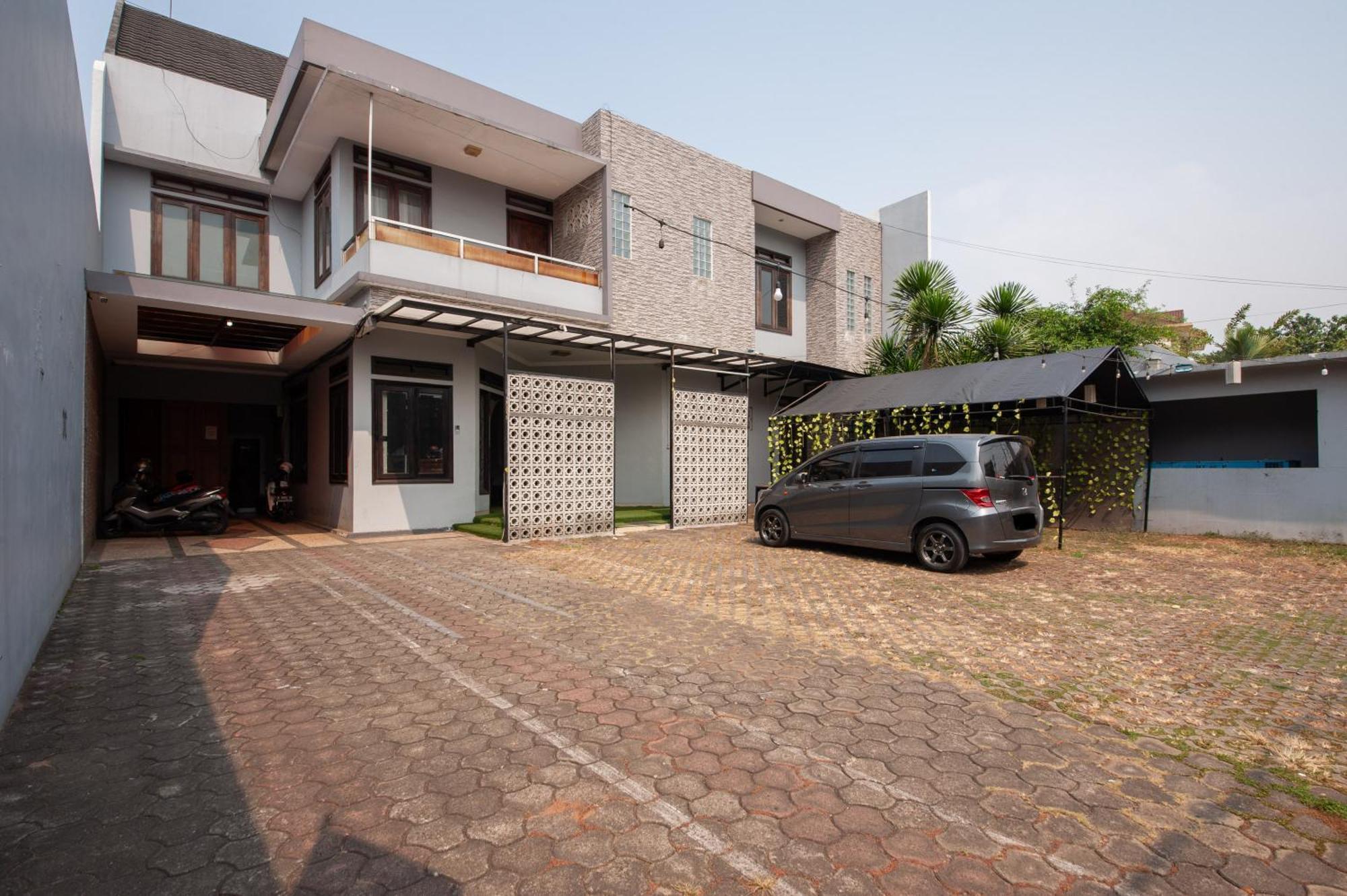 Reddoorz Plus Near Kelapa Dua Kebon Jeruk Τζακάρτα Εξωτερικό φωτογραφία