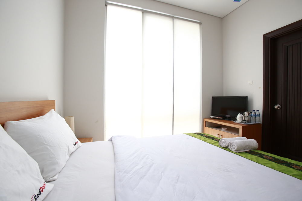 Reddoorz Plus Near Kelapa Dua Kebon Jeruk Τζακάρτα Εξωτερικό φωτογραφία
