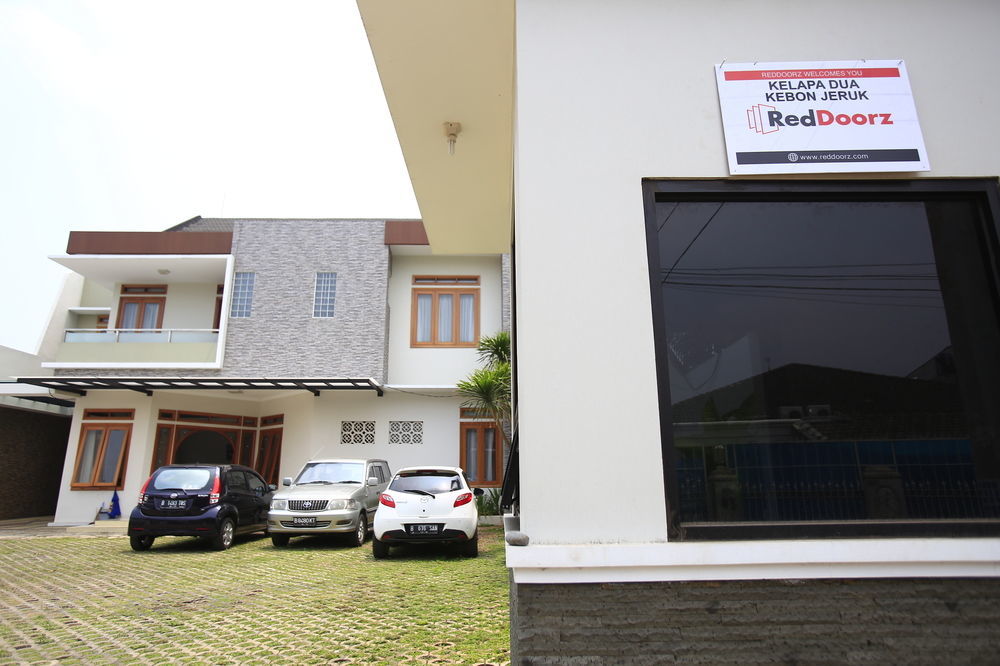 Reddoorz Plus Near Kelapa Dua Kebon Jeruk Τζακάρτα Εξωτερικό φωτογραφία